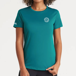 Axis Tee jade dames model front close