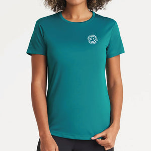 Axis Tee jade dames model front close