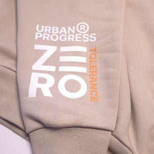 Oversized Sweater Kairo Model beige closeup mouw