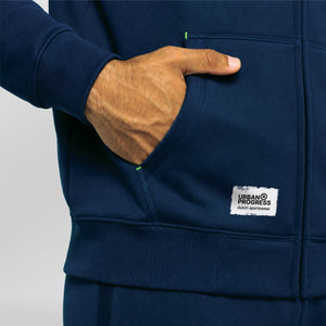 Pro-Court-Sweatvest-detailfoto-hand-in-zak-blauw