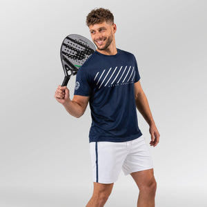 Sport-Tee-Streamline-model-donker-blauw-wit-met-padel-racket
