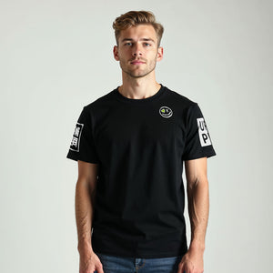 T-shirt Positive Space black front model