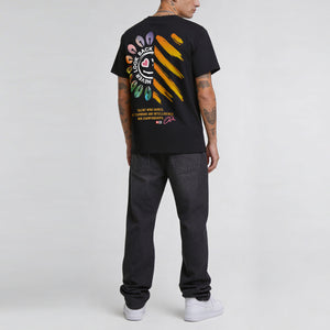 T-shirt Victory Vibes model zwart back full person