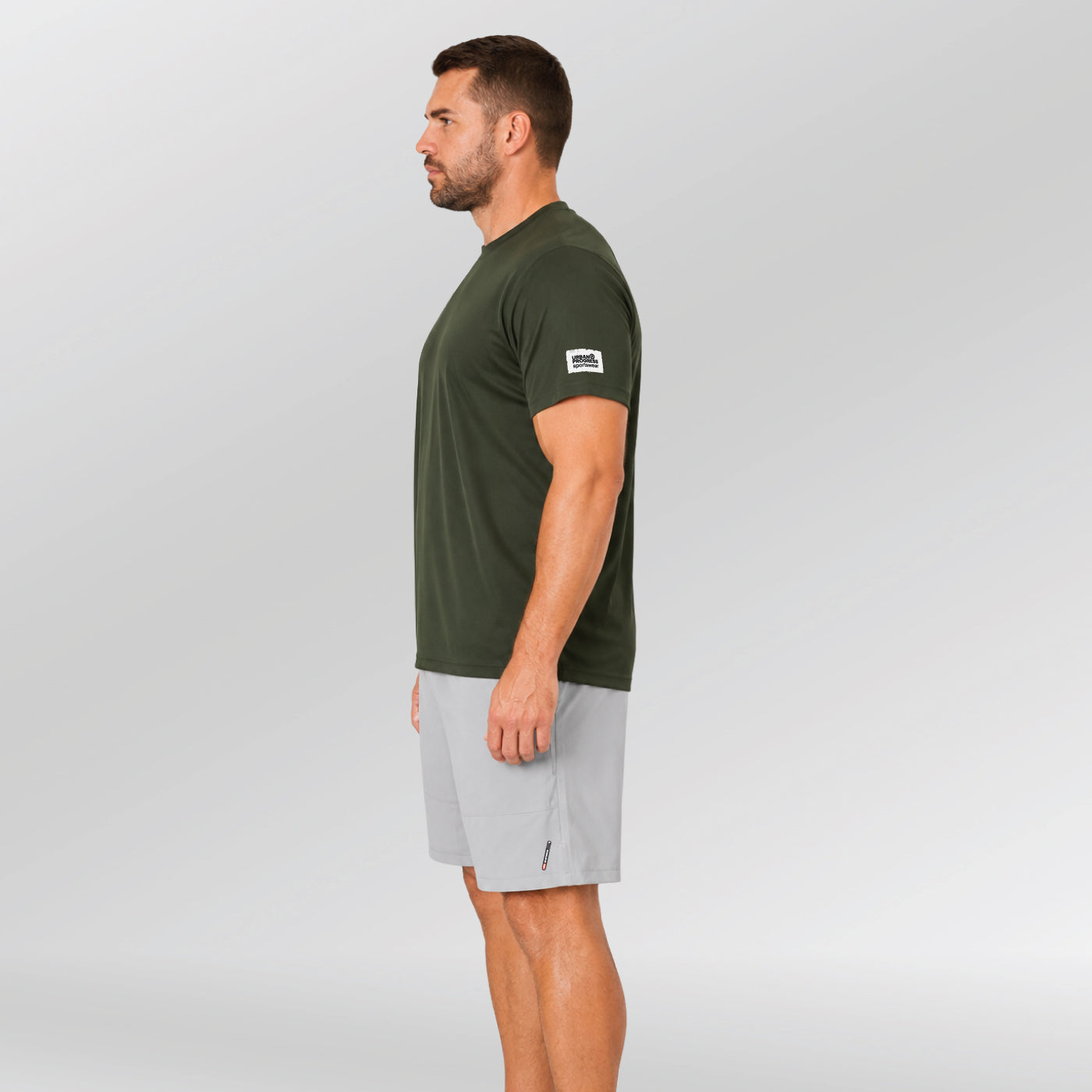 Axis-Tee-model-grijs-front