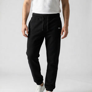 Coreline Jogger model zwart front lopend