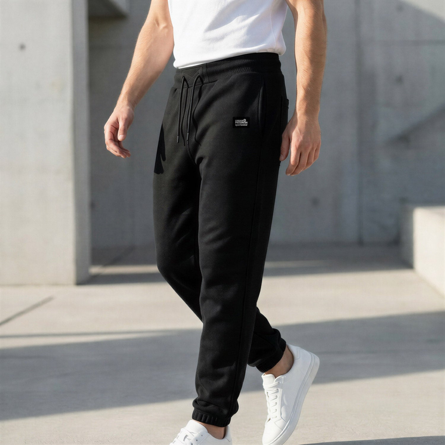 Coreline Jogger model zwart side lopend