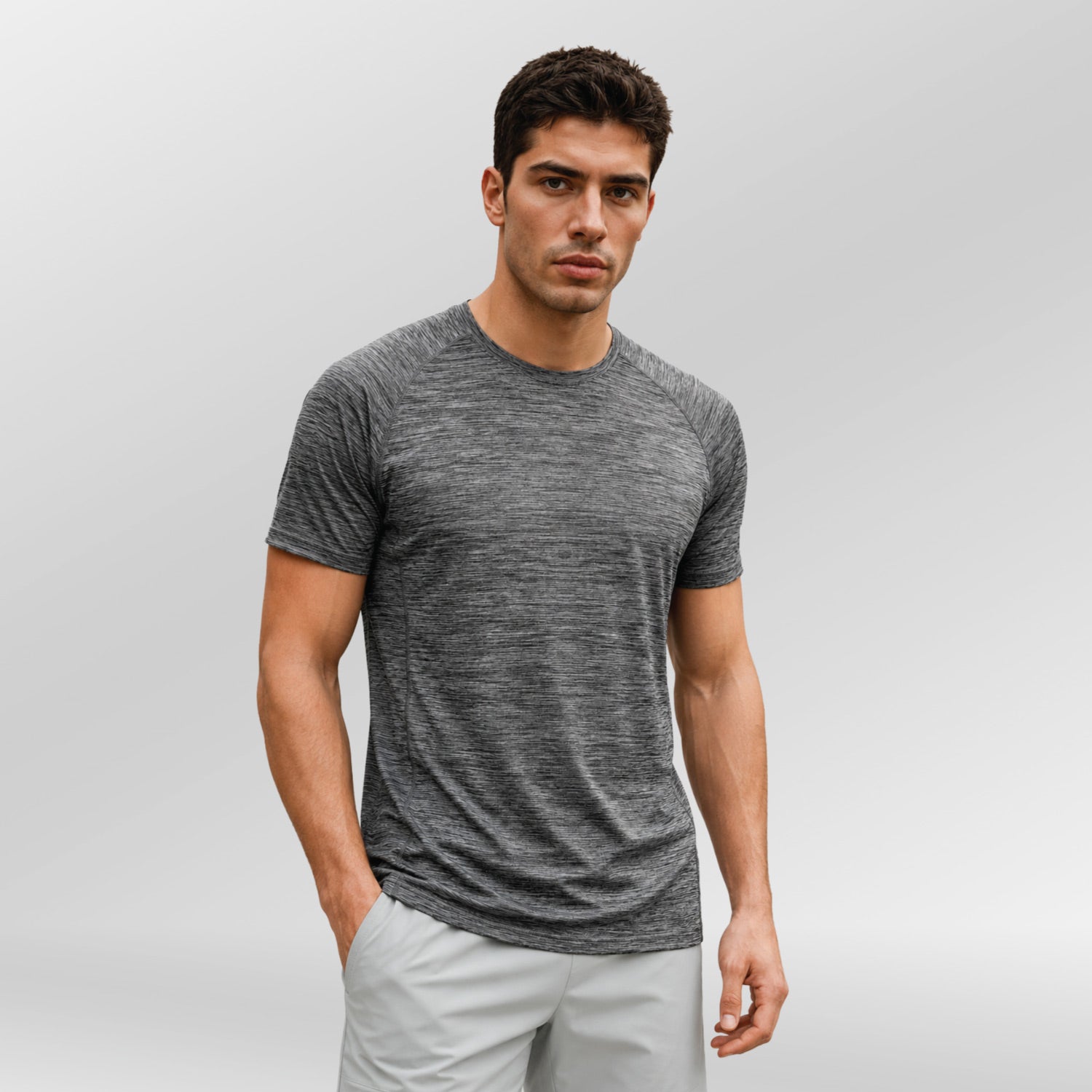 Frostline-Tee-model-zwart-front