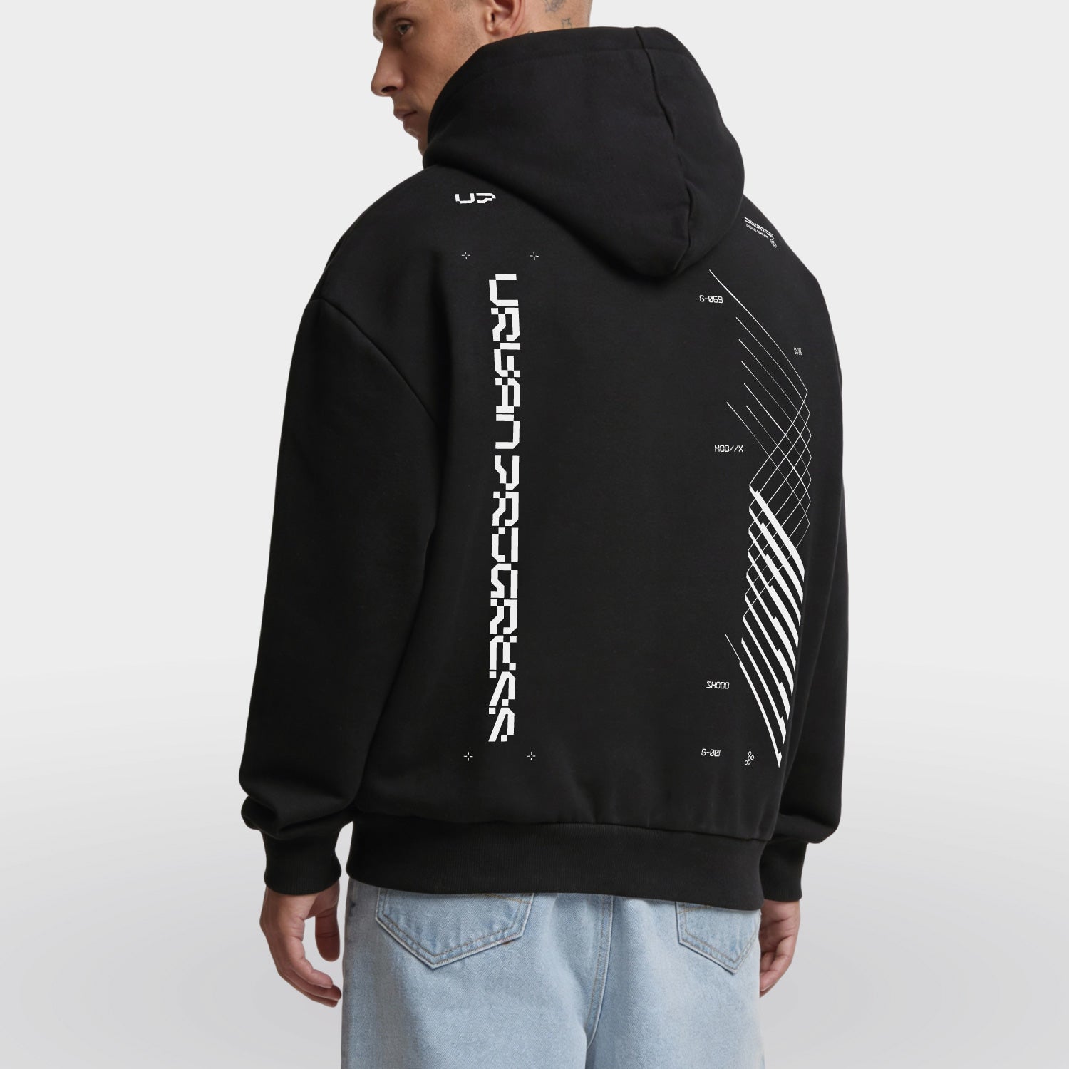 Heavy Oversized Hoodie SYNC Model zwart back