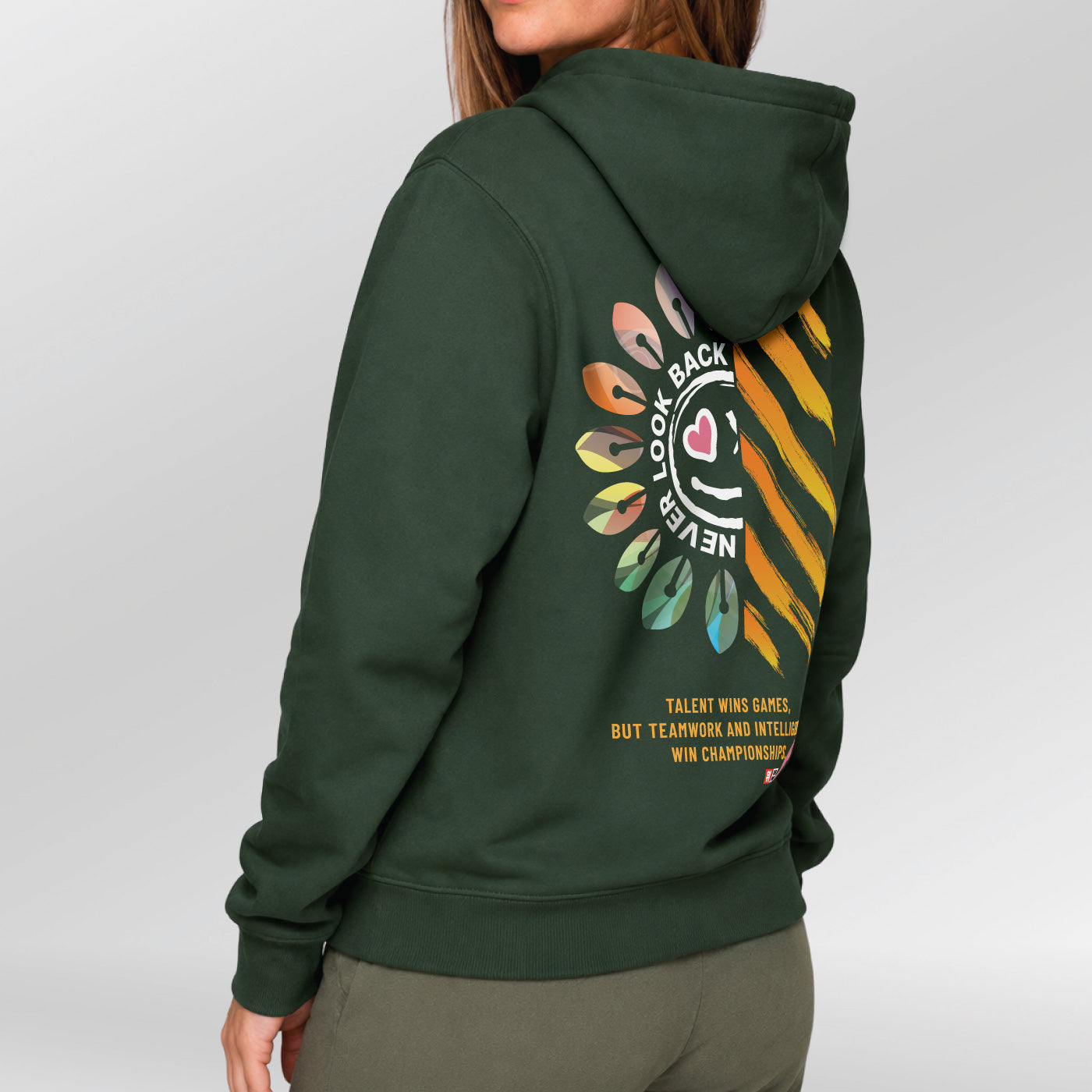 Hoodie-Victory-Vibes-Dames-model-bottle-green-back-side