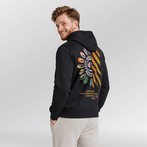 Hoodie-Victory-Vibes-model-zwart-back-side