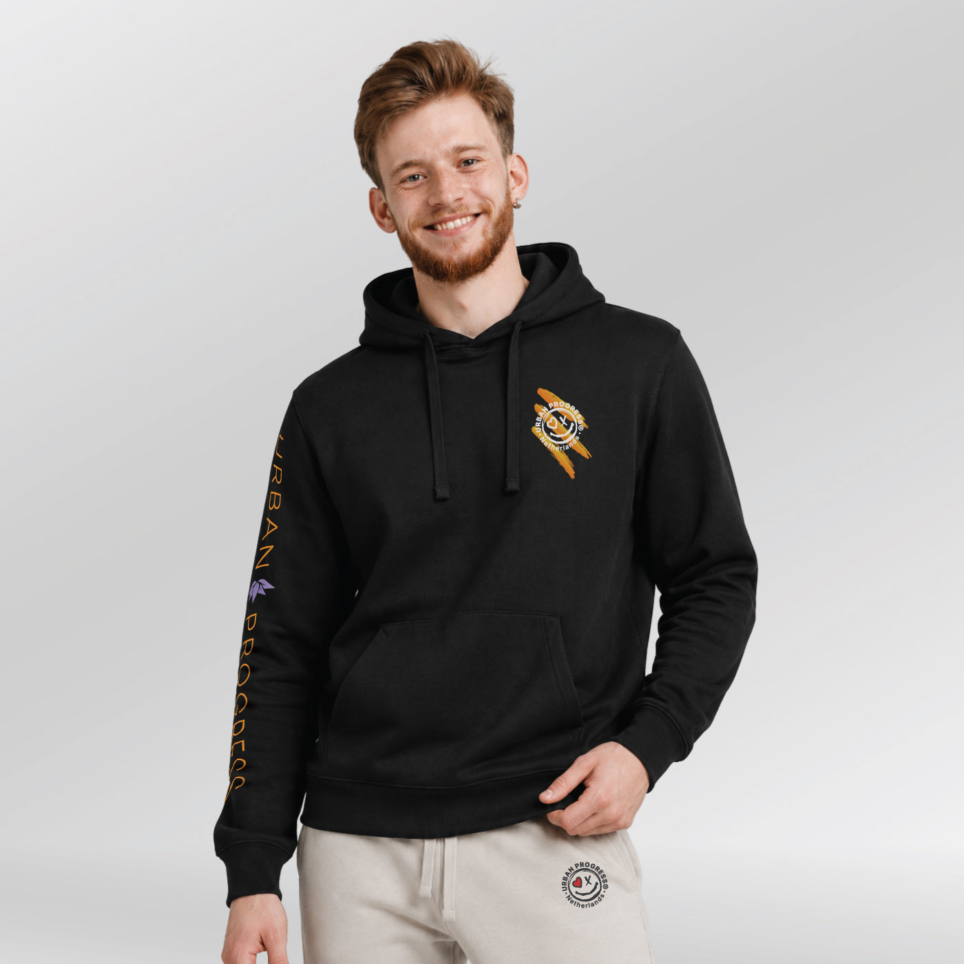 Hoodie-Victory-Vibes-model-zwart-front