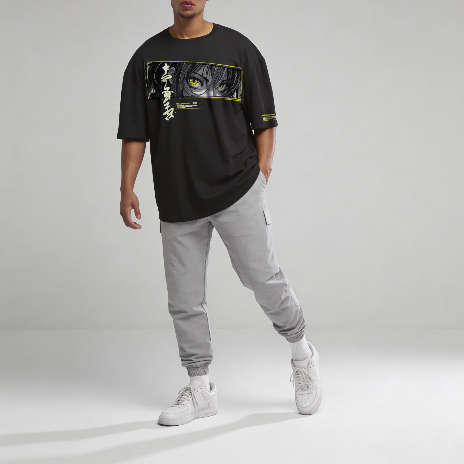 Loose T-shirt SECOND SELF model zwart front ful person 