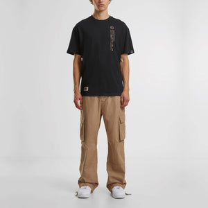 Loose fit Tee Kanji Core model zwart front side
