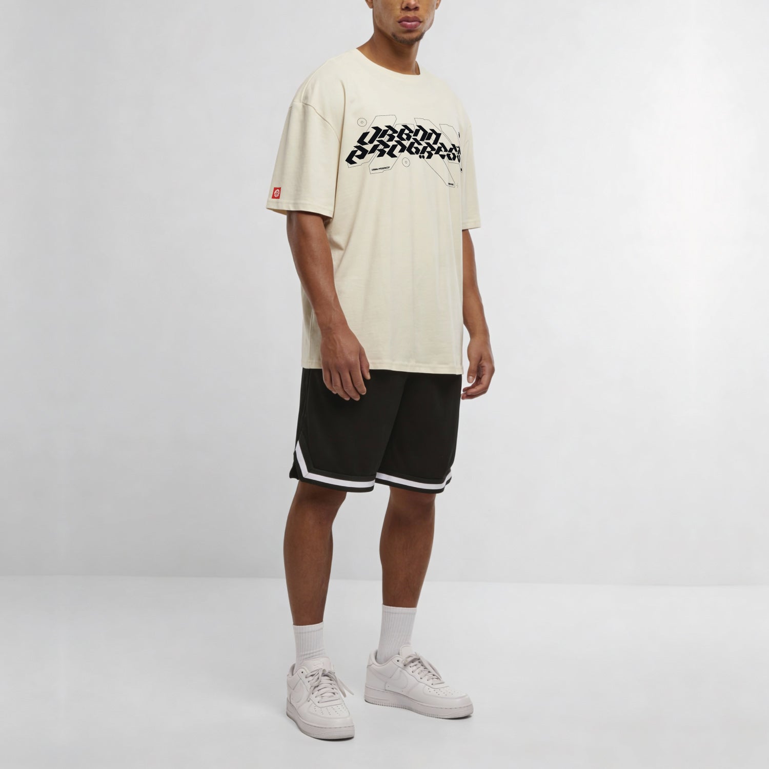 Loose t-shirt CYBER-CORE model beige front compleet