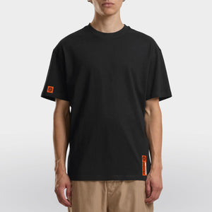 Loose t-shirt CYBER-TONE model zwart front