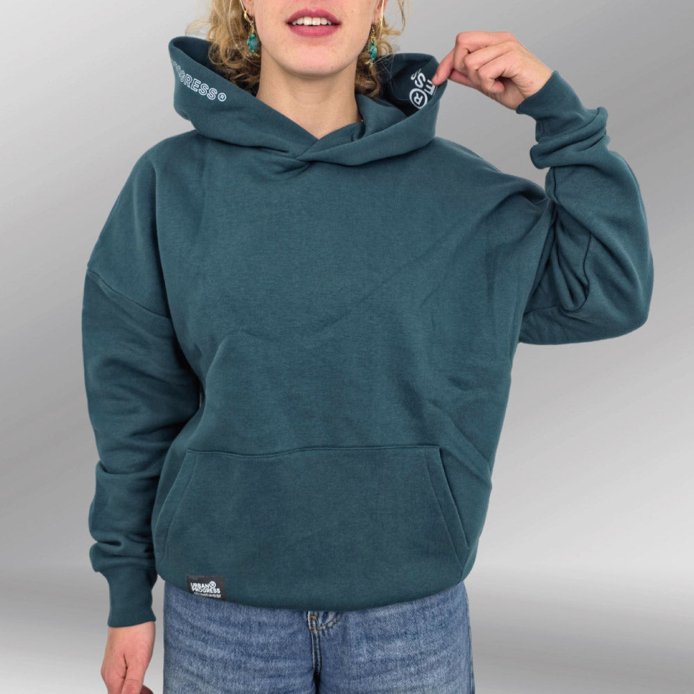 Oversized Hoodie Kairo Dames model turqoise front close
