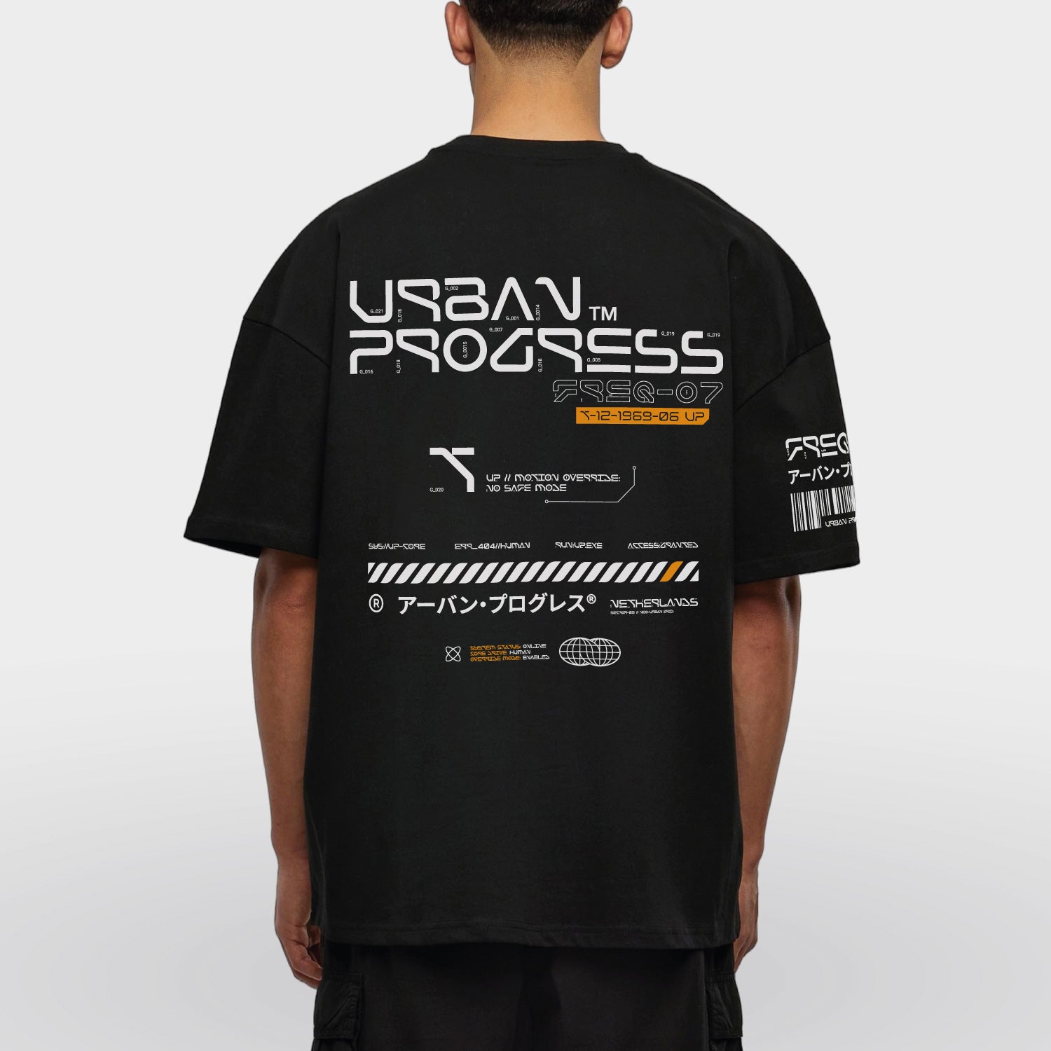 Oversized T-shirt FREQ-O7 model zwart back