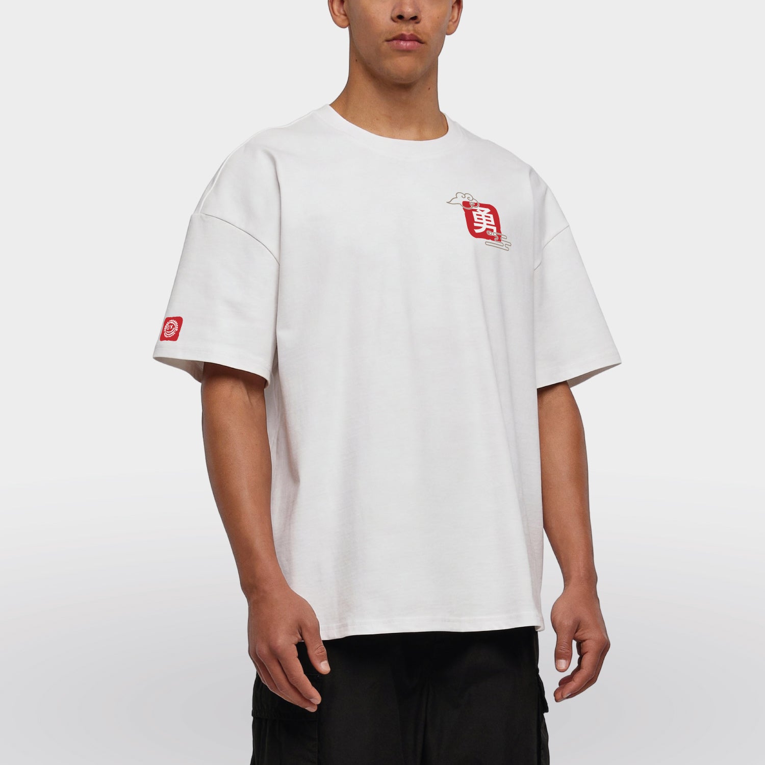 Oversized Tee Urban Flux model wit front
