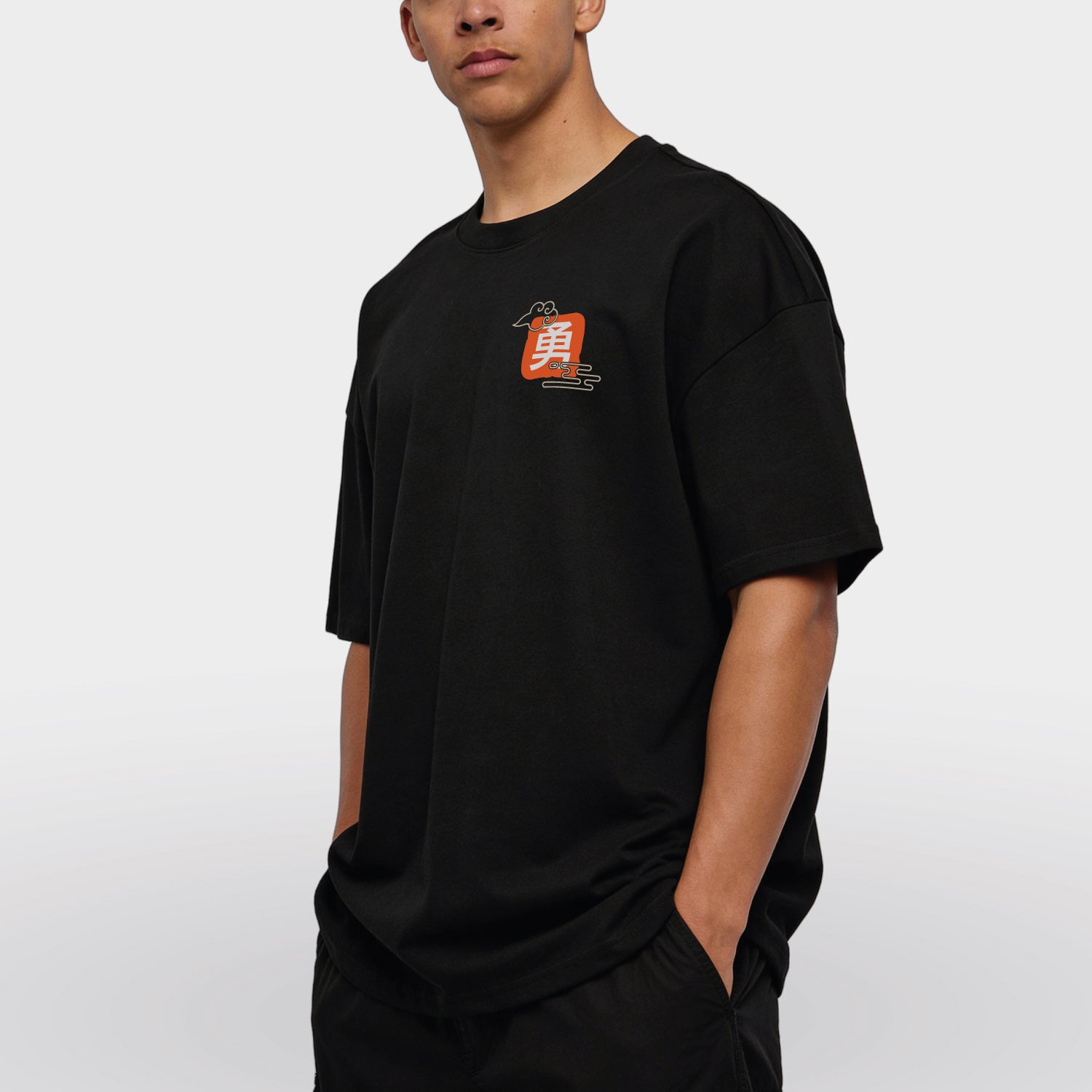 Oversized Tee Urban Flux model zwart front side