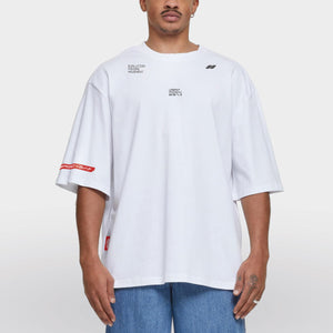 Oversized sleeve t-shirt AFTERHRS model wit front