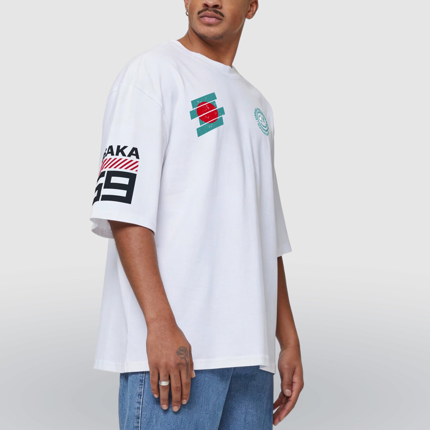 Oversized sleeve t-shirt Zero Tolerance model wit side right