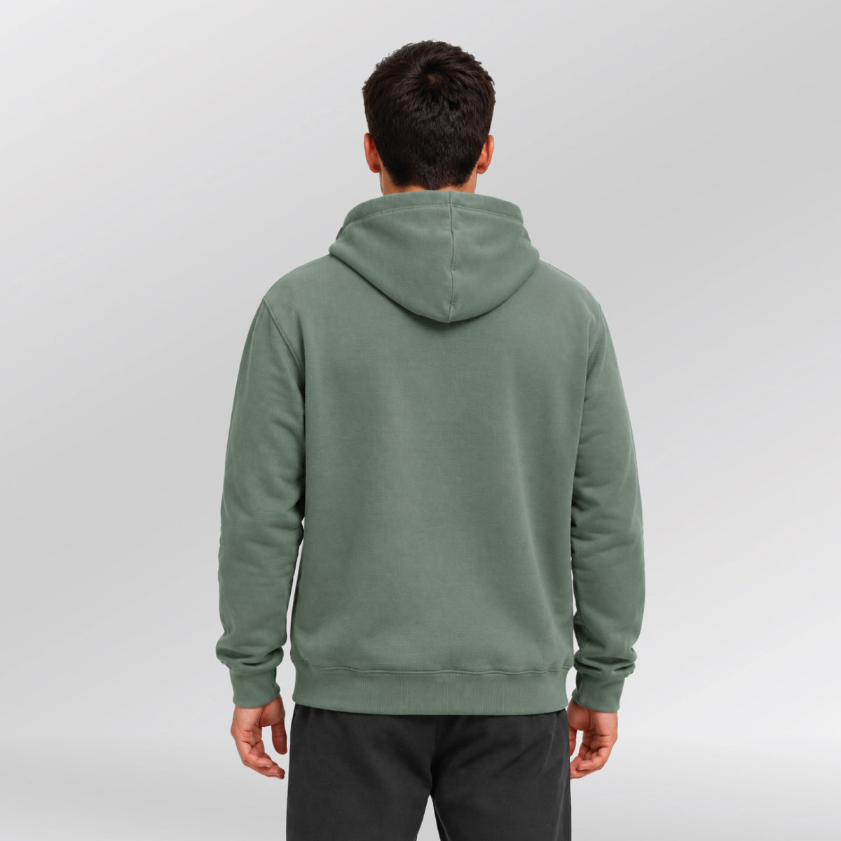 Prime-Athlete-Hoodie-model--blad-groen-back