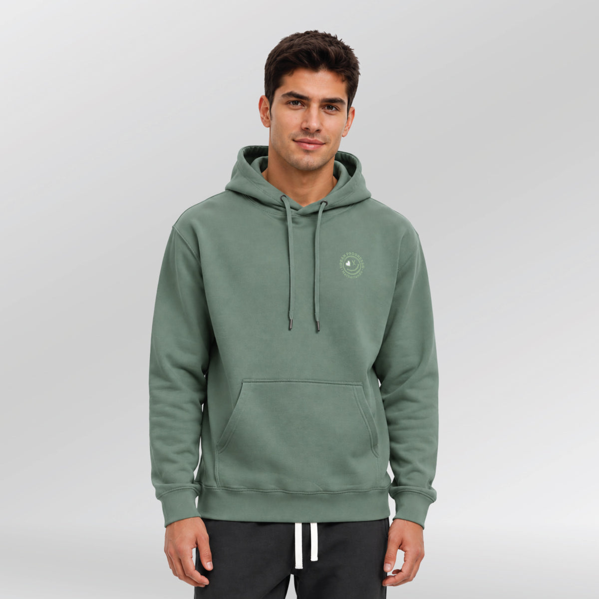 Prime-Athlete-Hoodie-model--blad-groen-front