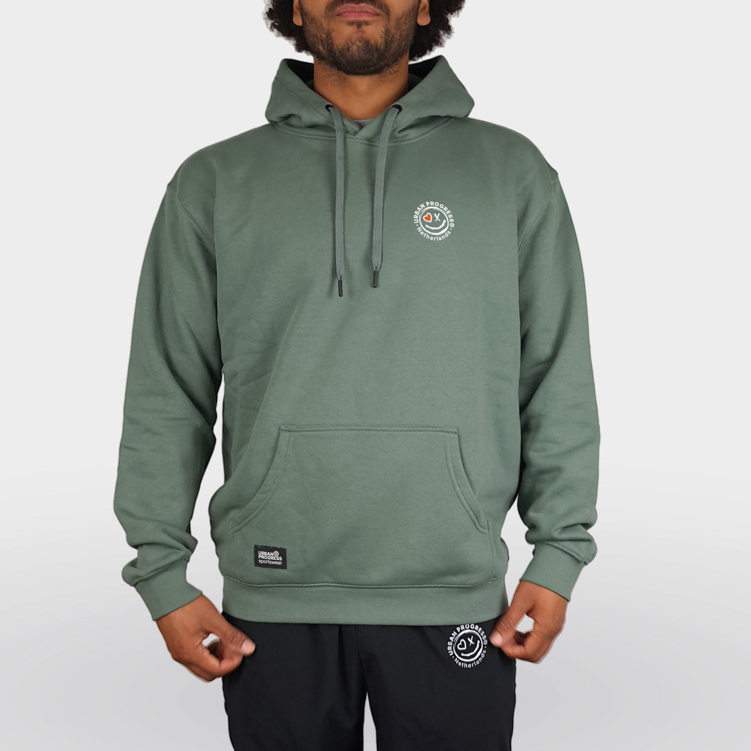 Prime Athlete Hoodie model blad groen front