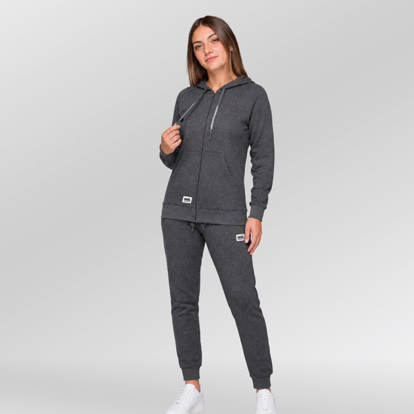 Pro-Court-Joggingpak-Dames-model-grijs-front