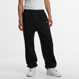 Shadow Core Jogger Loose Fit model zwart front