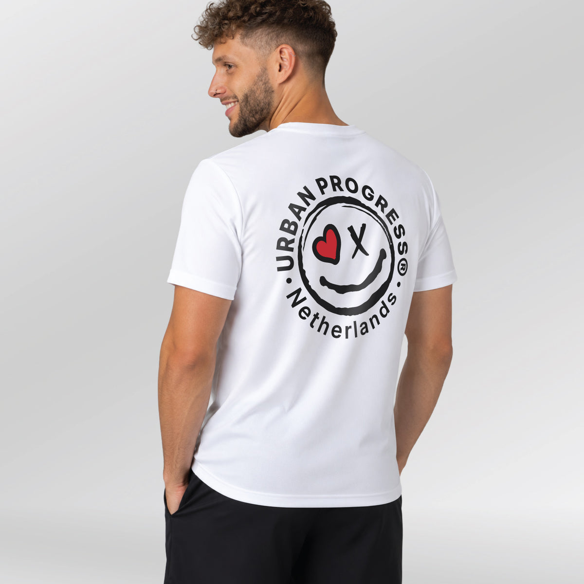 Signature-T-shirt-model-wit-back