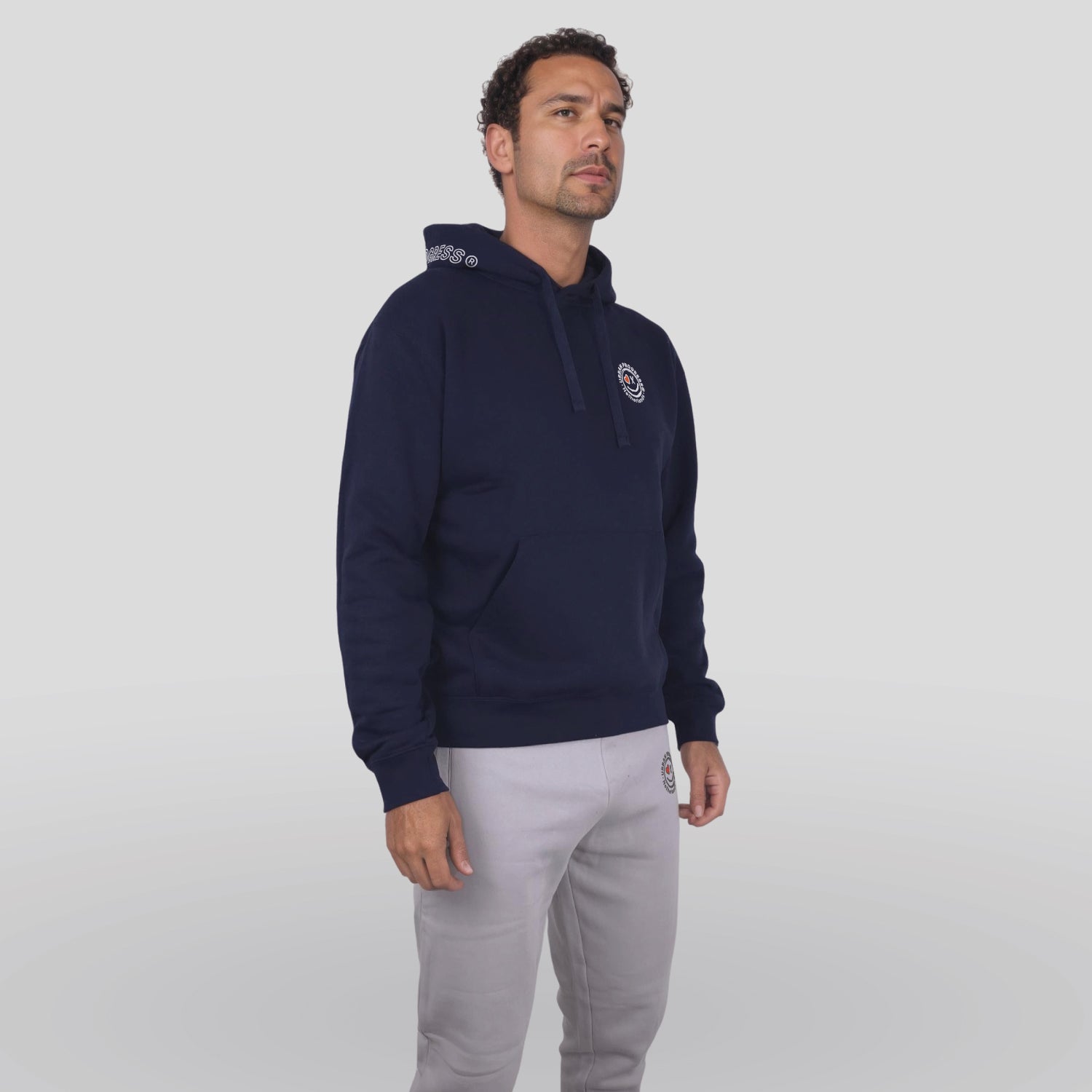 Signature Hoodie Heren model navy front side right