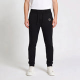 Stealth Tapered Joggingbroek model zwart voorkant close