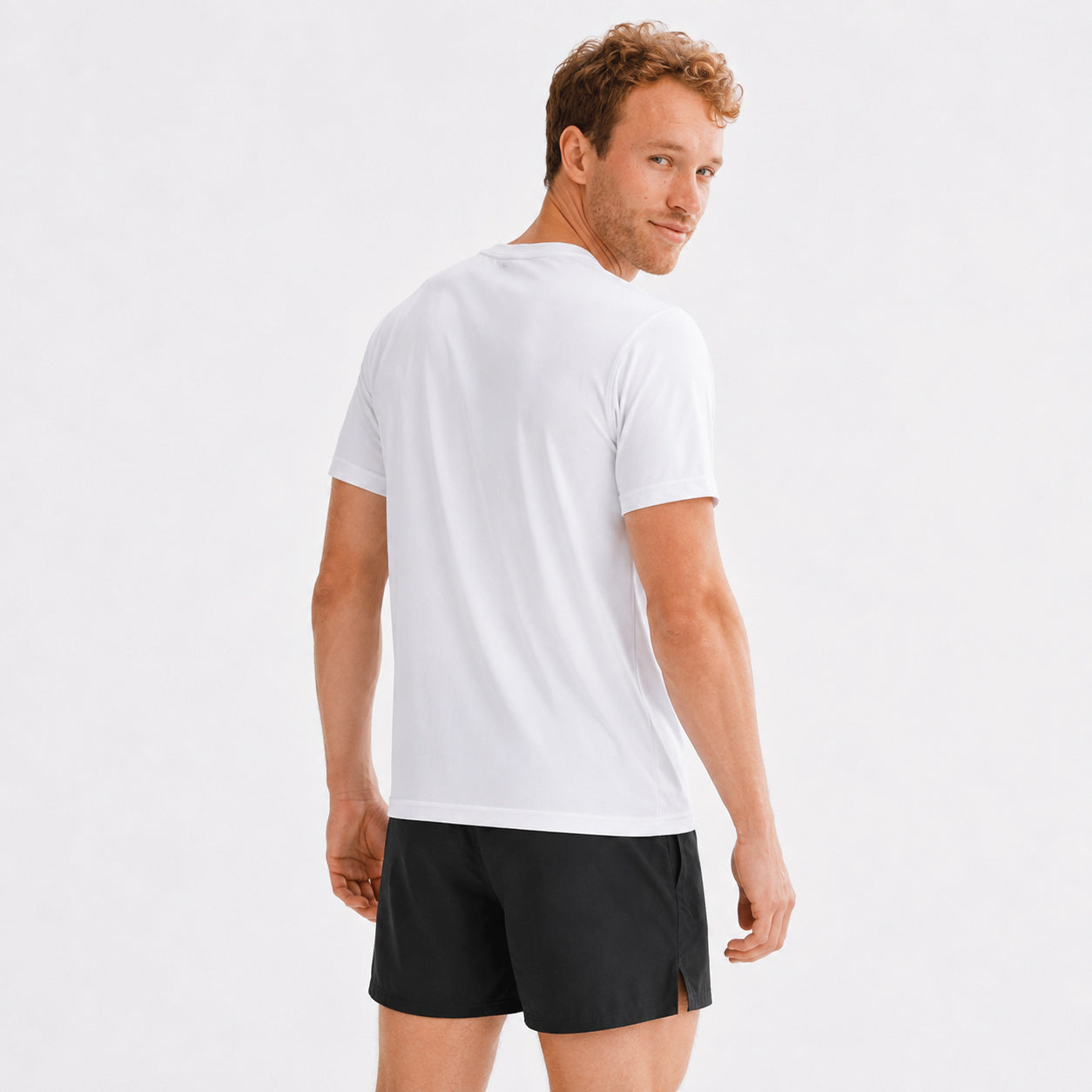 Stride Performance Tee Model wit back