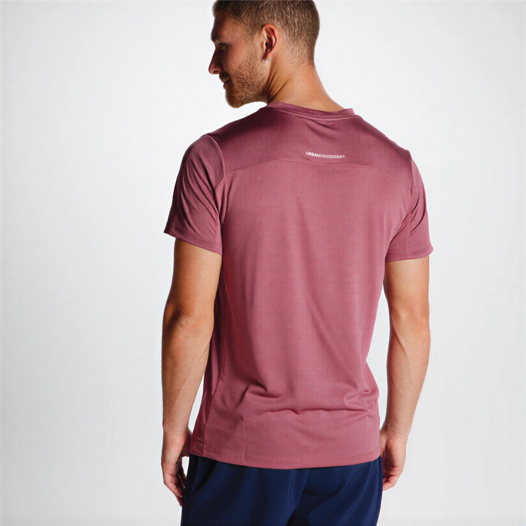 T-Shirt-Akari-model-berry-red-back