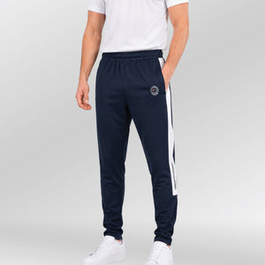 Univi-Trainingsbroek-model-blauw-wit-front