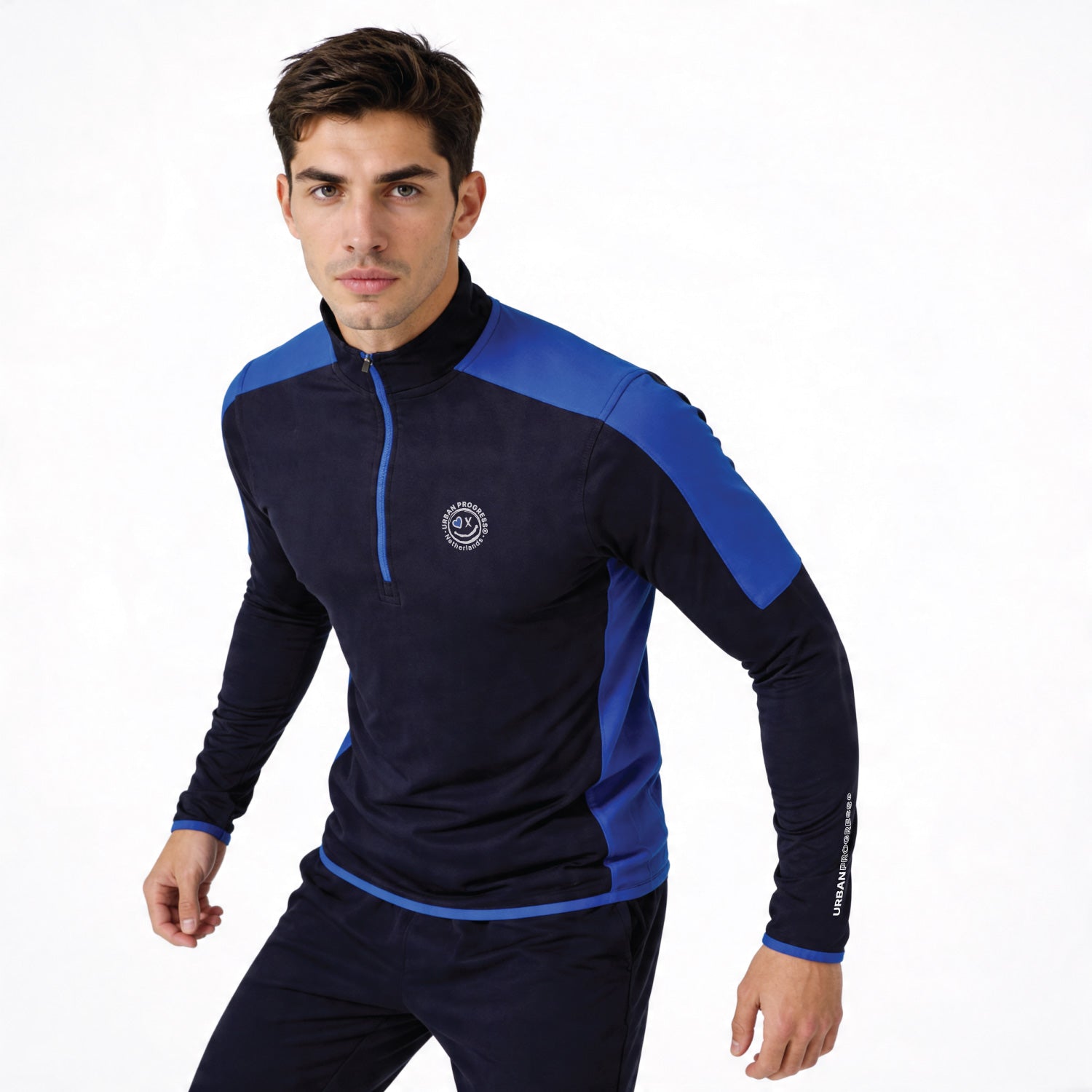 Univi Kwart rits Tussenlaag Navy-Royal model athletische pose