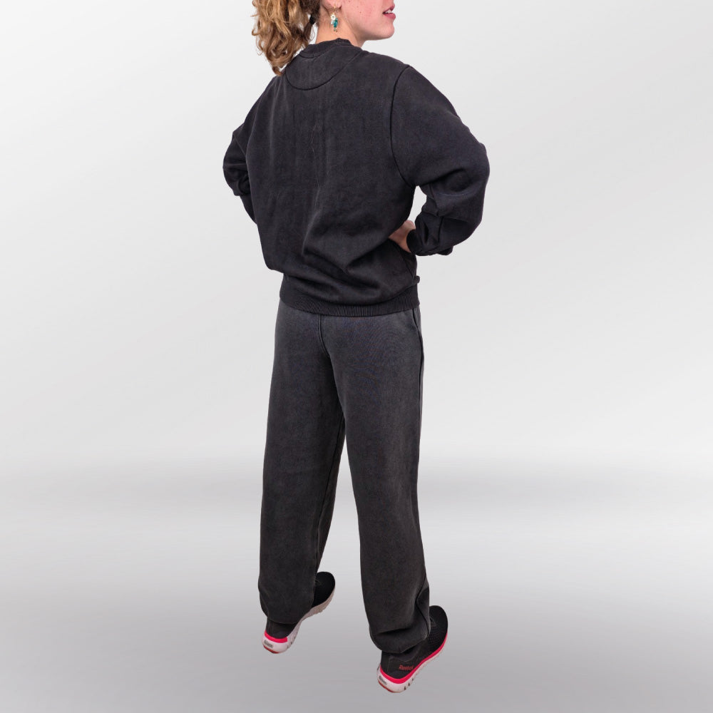 Urban Ease Vintage streetwear set model back