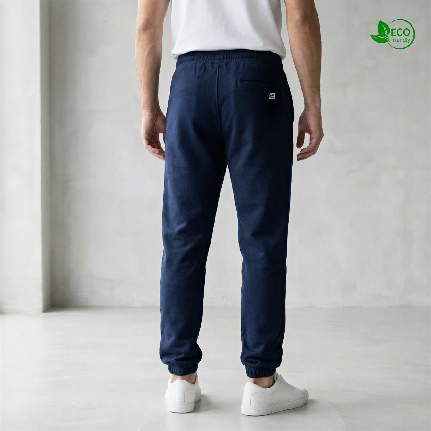 Urban Leaf Jogger model blauw back