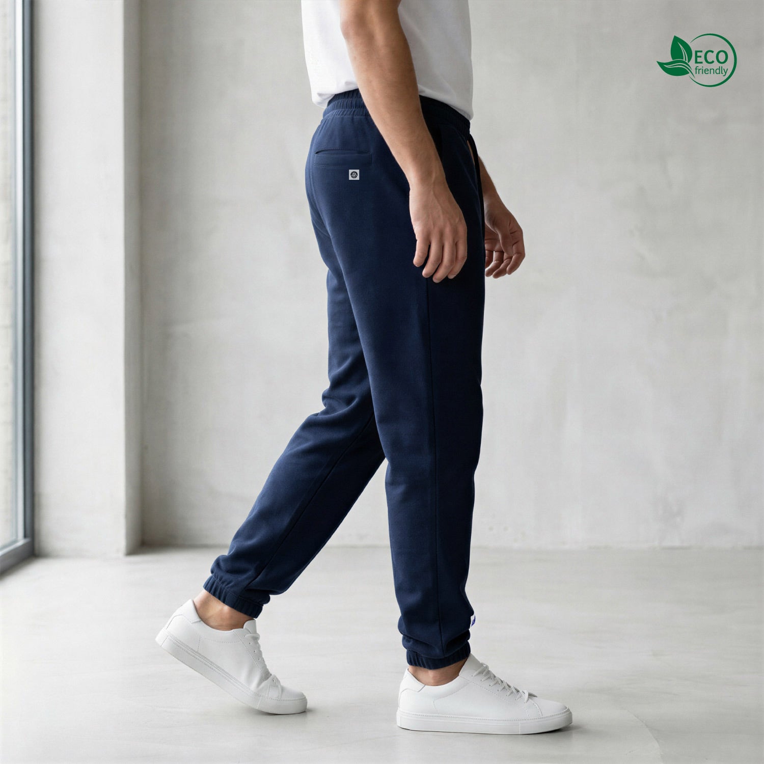 Urban Leaf Jogger model blauw side